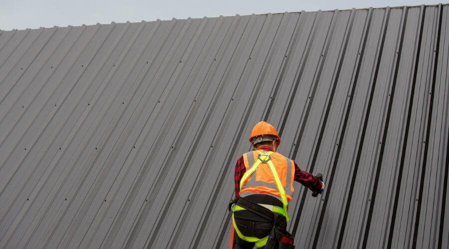 Professional gutter cleaning in Maury, NC